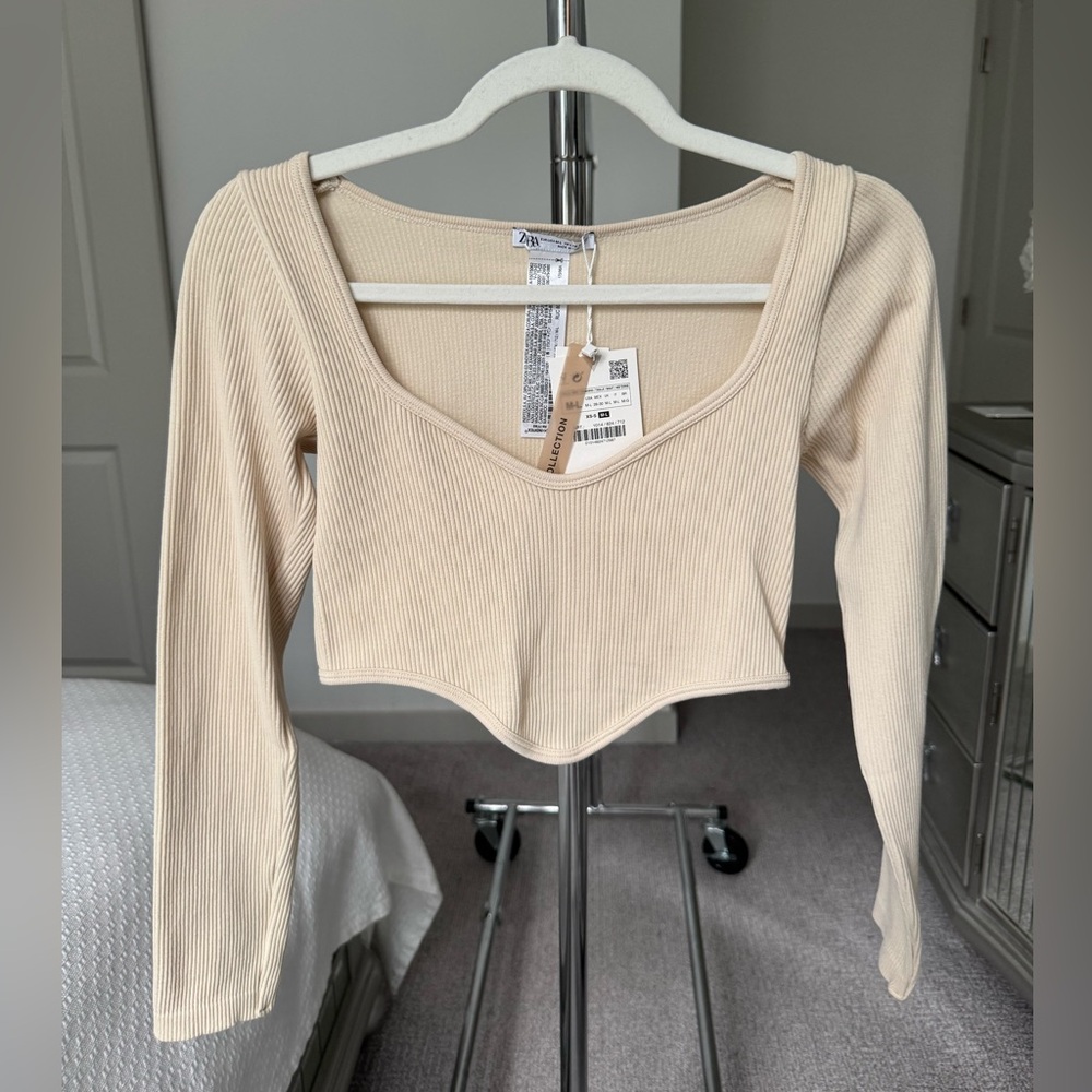 Zara Beige Ribbed Long Sleeve Crop Top Size Medium Large New NWT